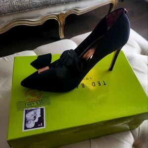 Ladies Shoes